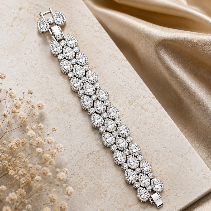 clear_diamond_bracelet_800x800